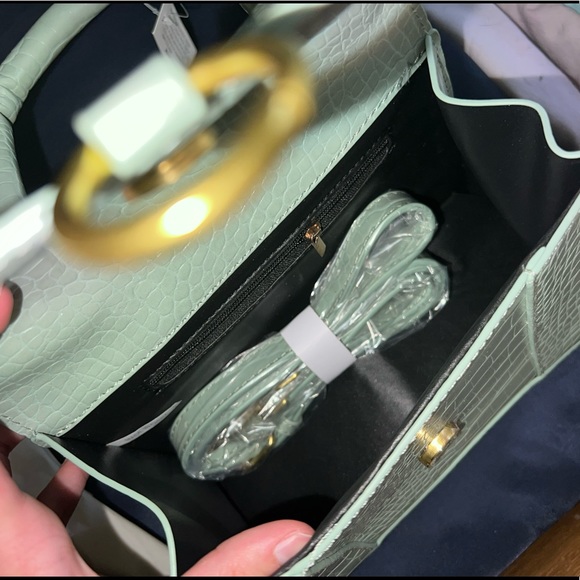 Mint green purse - Picture 3 of 3